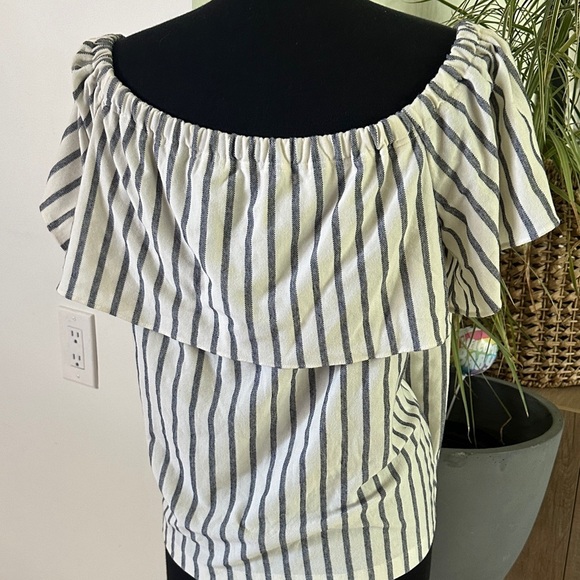 Banana Republic - Cream & Navy Striped Off-Shoulder Ruffle Top - XL - Picture 6 of 9